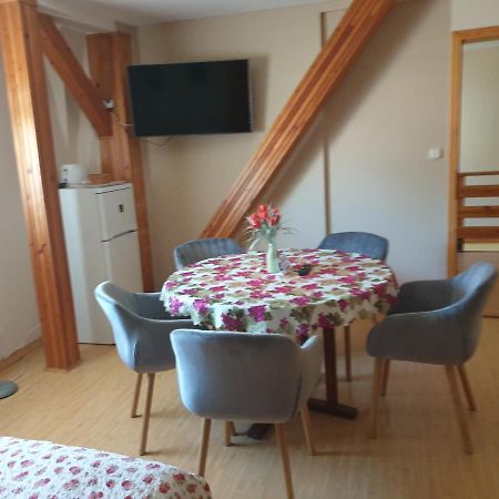 Appartement Vécsey Apartman à Eger Extérieur photo