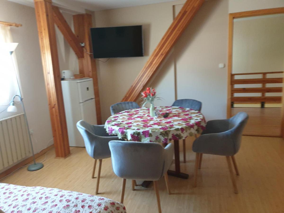 Appartement Vécsey Apartman à Eger Extérieur photo