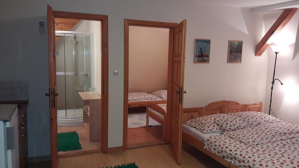 Appartement Vécsey Apartman à Eger Extérieur photo
