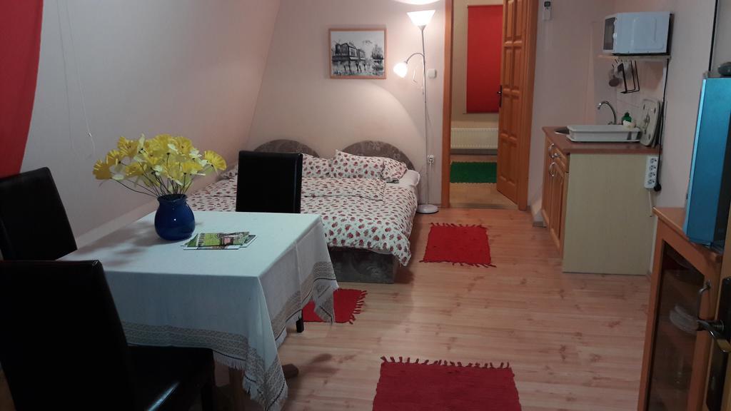 Appartement Vécsey Apartman à Eger Extérieur photo