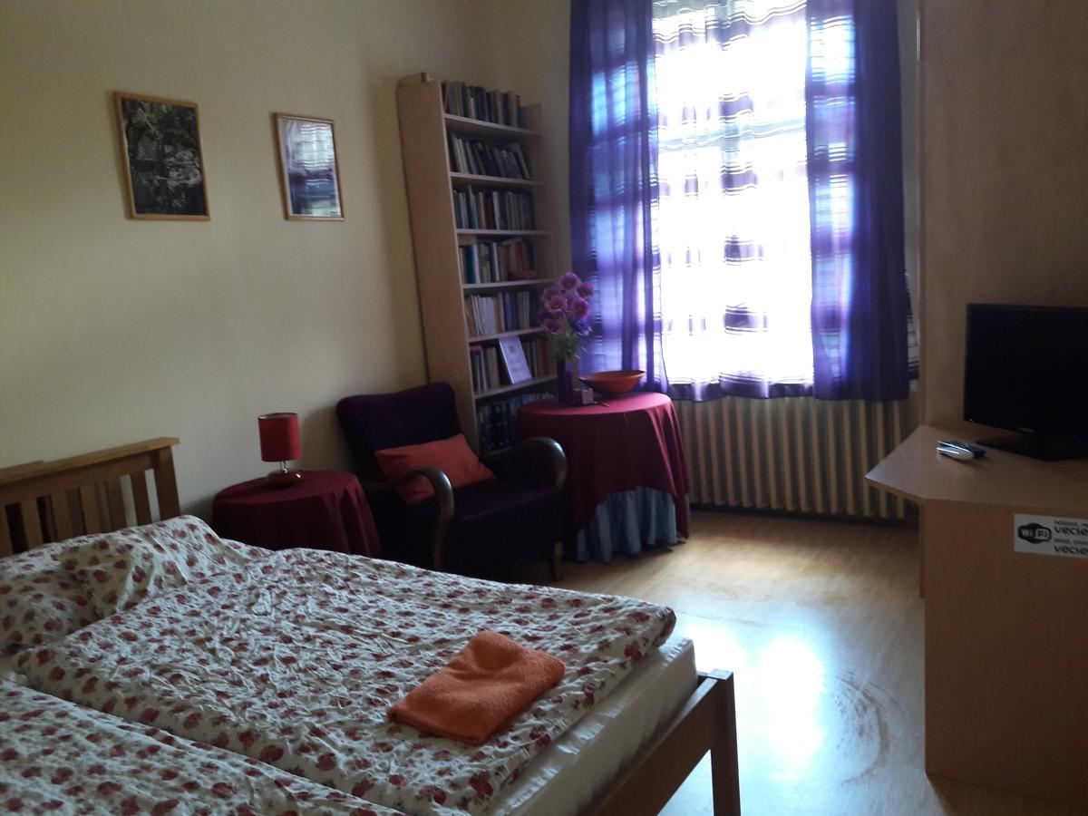 Appartement Vécsey Apartman à Eger Extérieur photo
