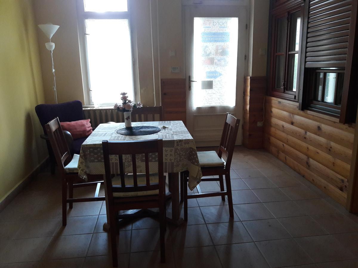 Appartement Vécsey Apartman à Eger Extérieur photo
